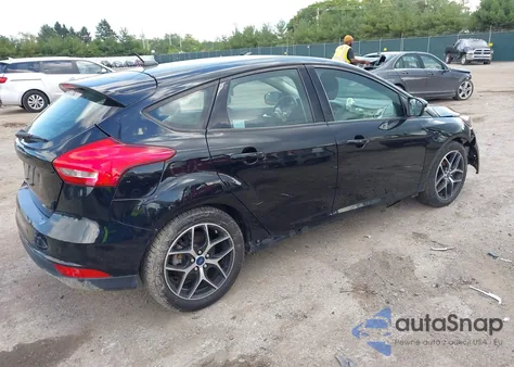 2018 Ford Focus Sel z USA, uszkodzony, nr VIN 1FADP3M26JL215334